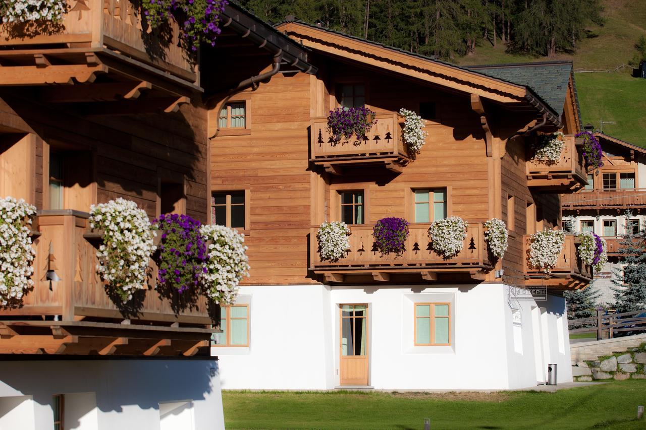 Les Fleurs Bleues Aparthotel Livigno Exterior photo