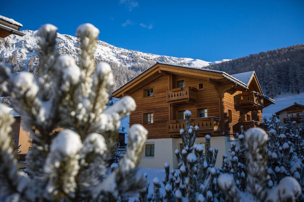 Les Fleurs Bleues Aparthotel Livigno Exterior photo